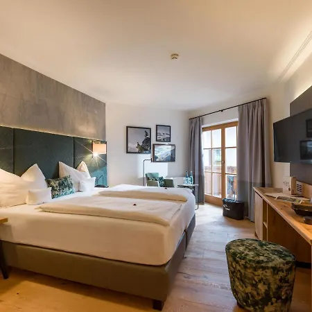 & Sonne 4 Sterne Superior Hotel 4*