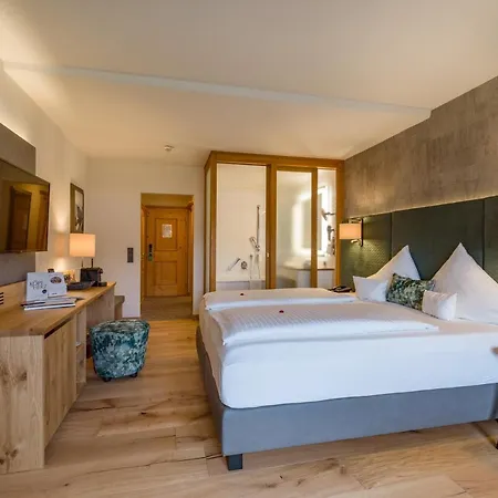 & Sonne 4 Sterne Superior Hotel 4*