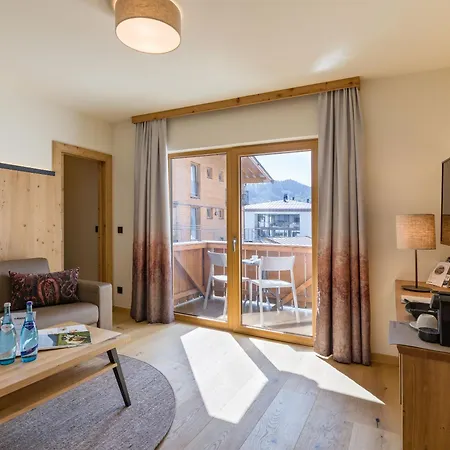 & Sonne 4 Sterne Superior Hotel 4*