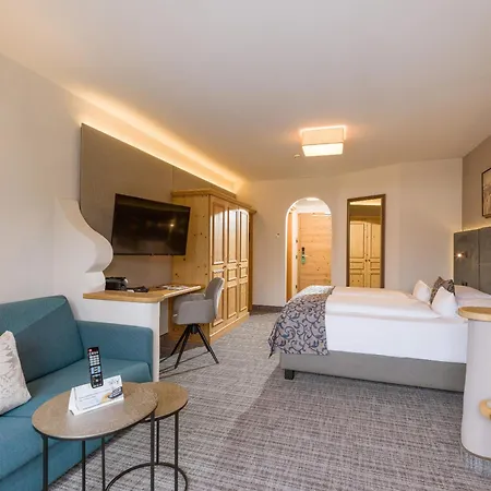 & Sonne 4 Sterne Superior Hotel 4*