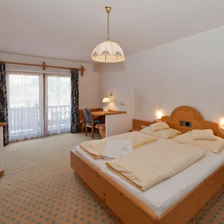 & Sonne 4 Sterne Superior