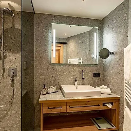 Hotel & Sonne 4 Sterne Superior Kirchberg in Tirol