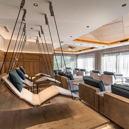 Hotel & Sonne 4 Sterne Superior Kirchberg in Tirol