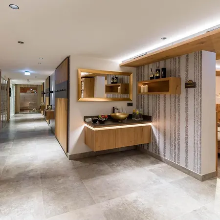 & Sonne 4 Sterne Superior فندق