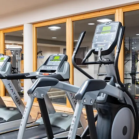 & Sonne 4 Sterne Superior فندق كيرشبرغ ان تيرول