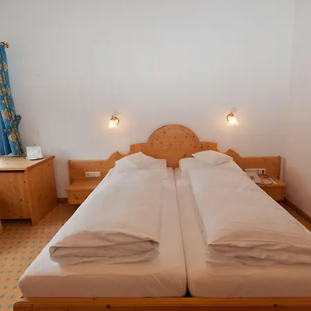 & Sonne 4 Sterne Superior فندق