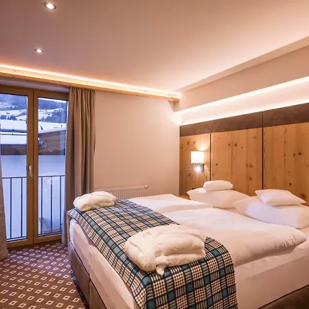 Szálloda & Sonne 4 Sterne Superior Kirchberg in Tirol